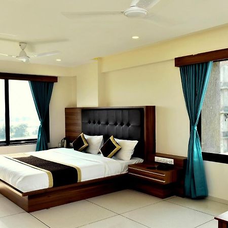 Hotel Royal Square By Sky Stays Ahmedabad Extérieur photo