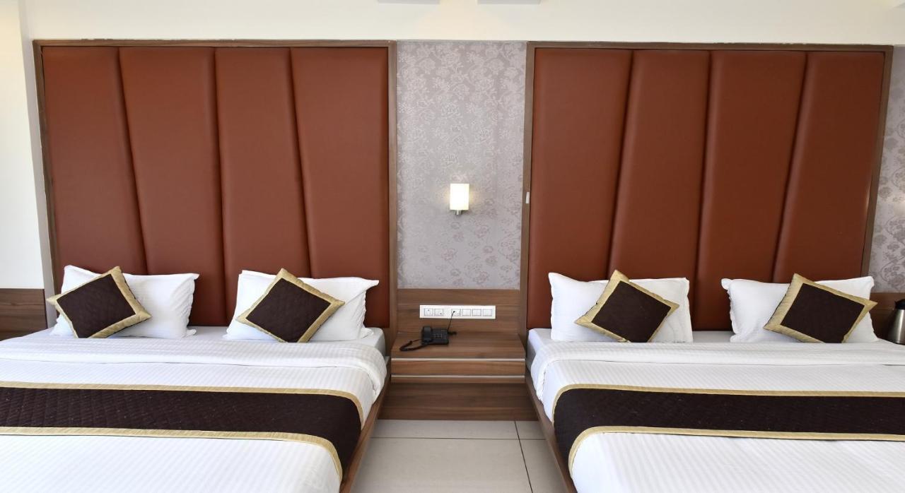 Hotel Royal Square By Sky Stays Ahmedabad Extérieur photo