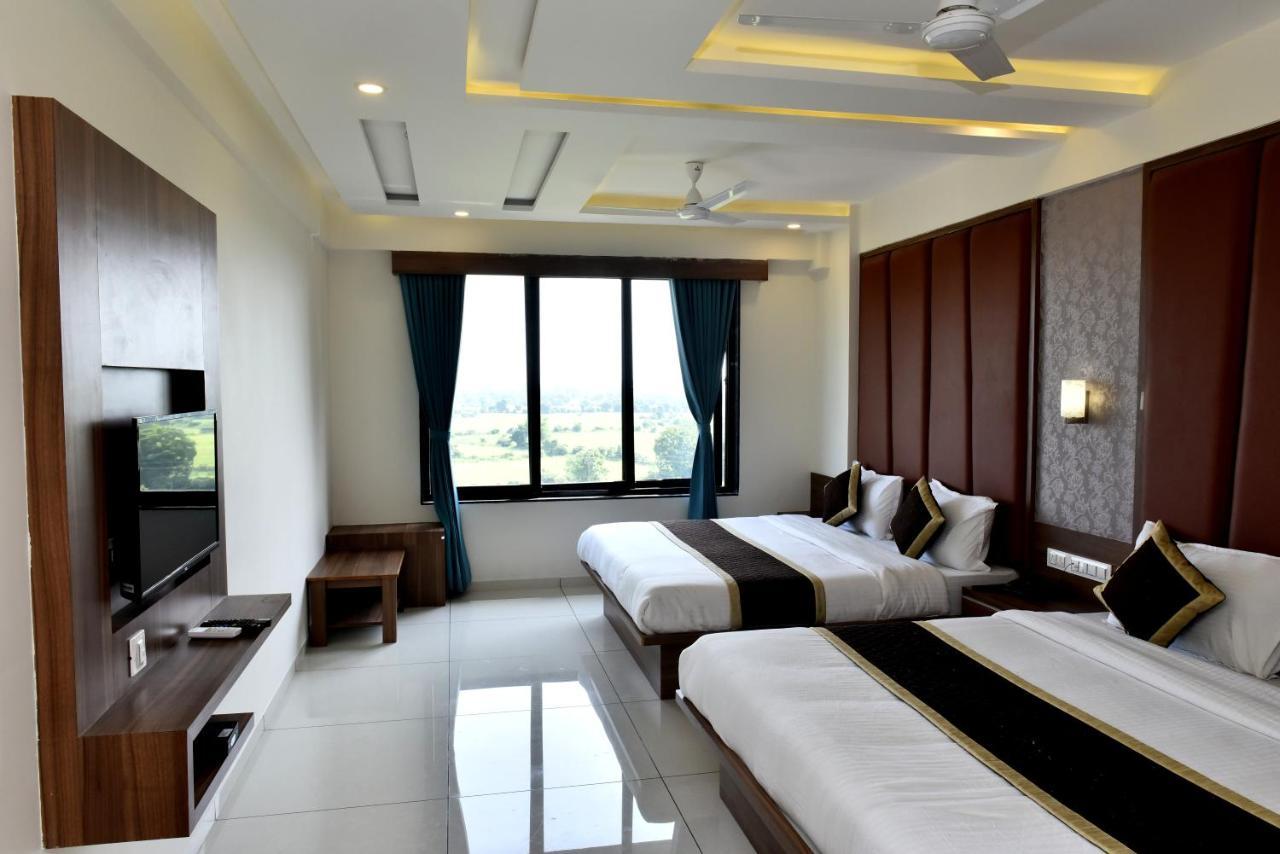 Hotel Royal Square By Sky Stays Ahmedabad Extérieur photo