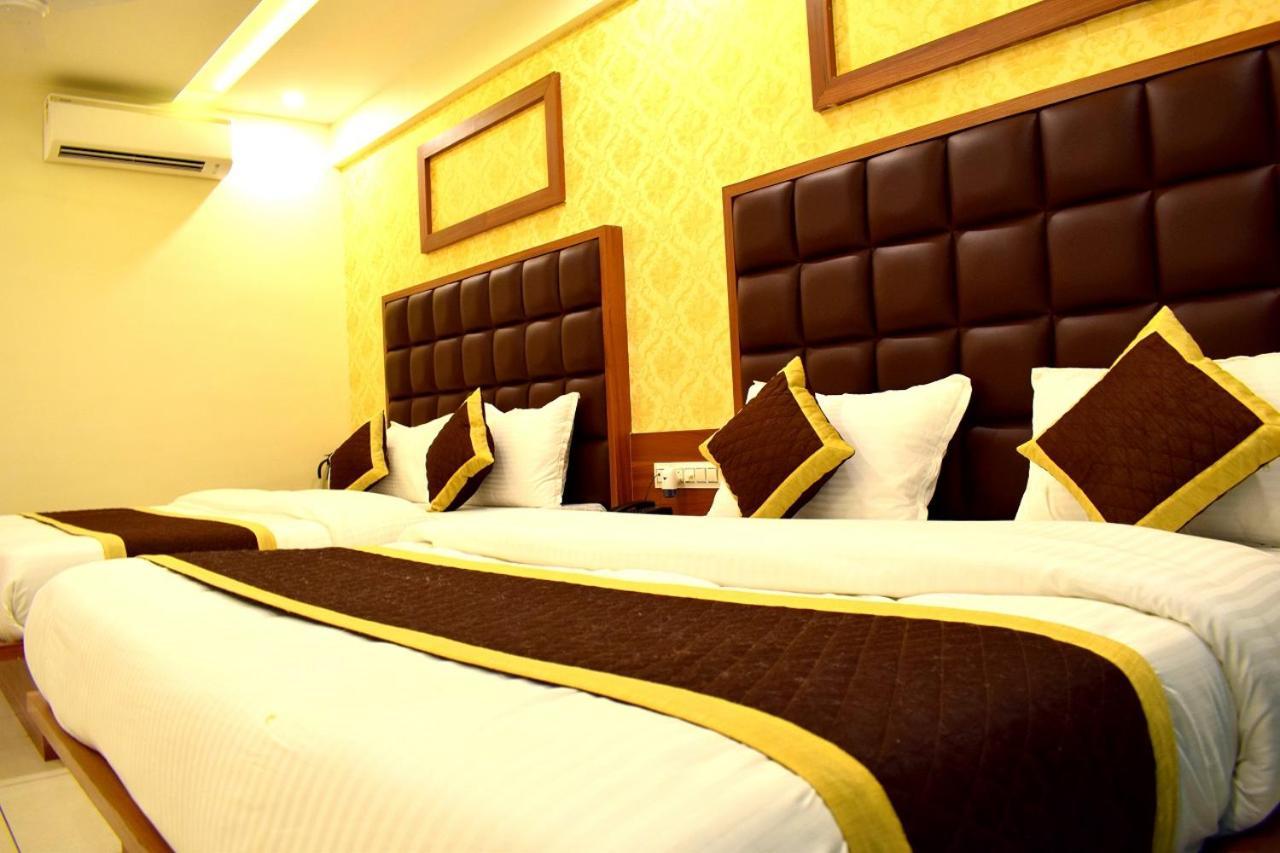 Hotel Royal Square By Sky Stays Ahmedabad Extérieur photo