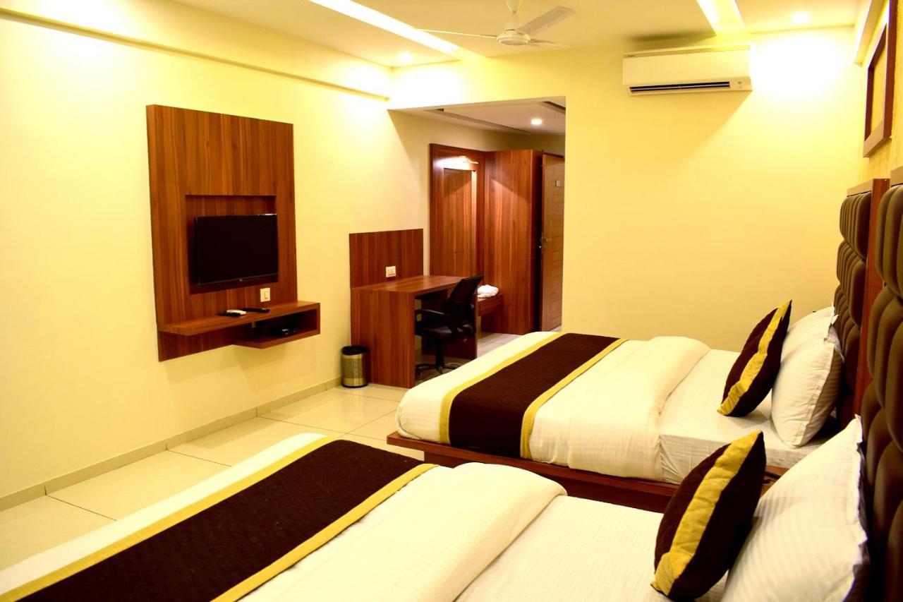 Hotel Royal Square By Sky Stays Ahmedabad Extérieur photo