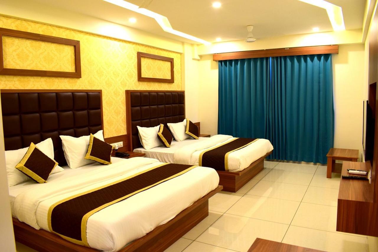 Hotel Royal Square By Sky Stays Ahmedabad Extérieur photo