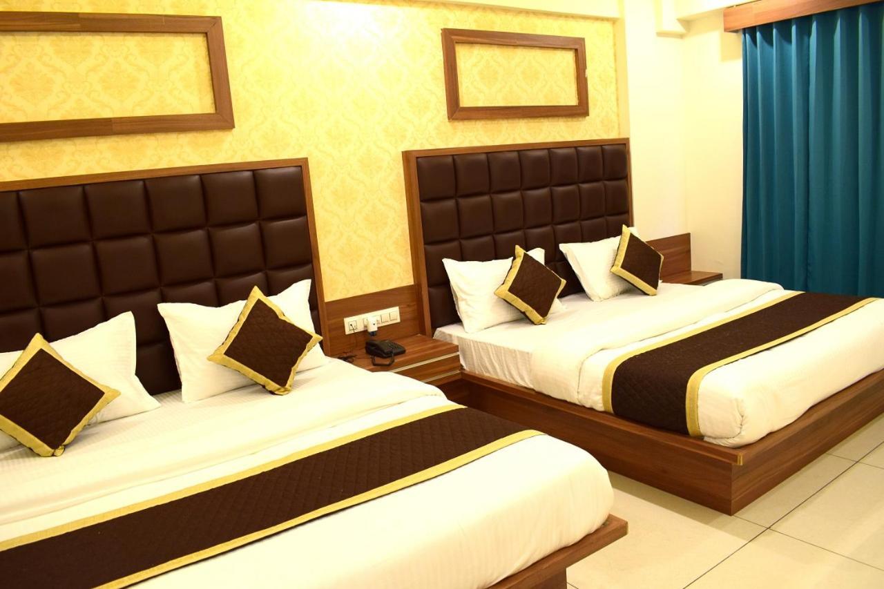 Hotel Royal Square By Sky Stays Ahmedabad Extérieur photo