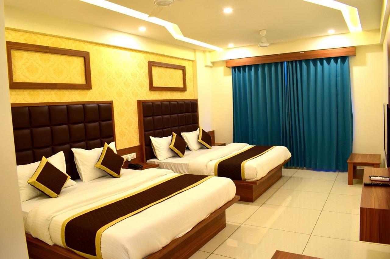 Hotel Royal Square By Sky Stays Ahmedabad Extérieur photo