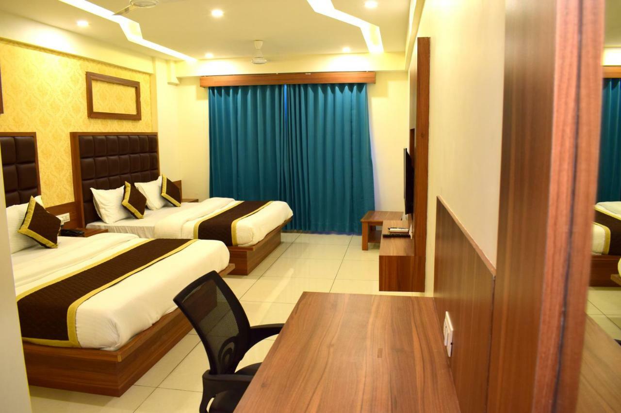 Hotel Royal Square By Sky Stays Ahmedabad Extérieur photo