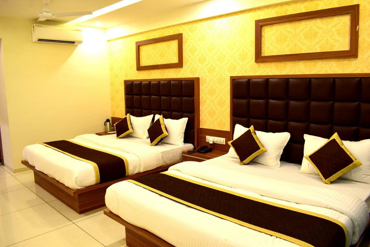 Hotel Royal Square By Sky Stays Ahmedabad Extérieur photo