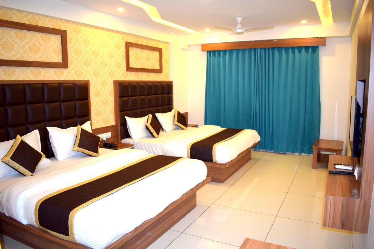 Hotel Royal Square By Sky Stays Ahmedabad Extérieur photo