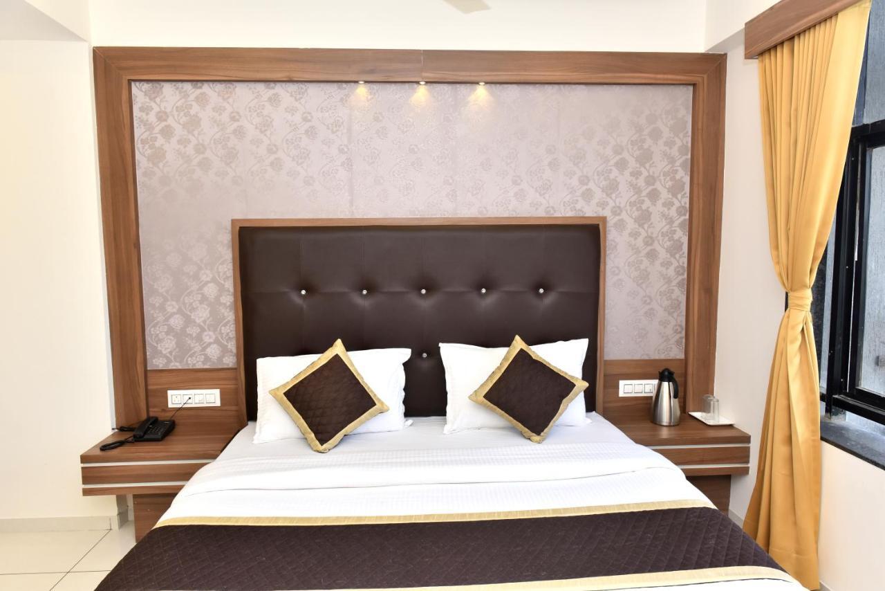 Hotel Royal Square By Sky Stays Ahmedabad Extérieur photo